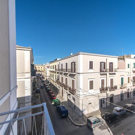 B&B Camera A Sud Mare' Trani Bagian luar foto