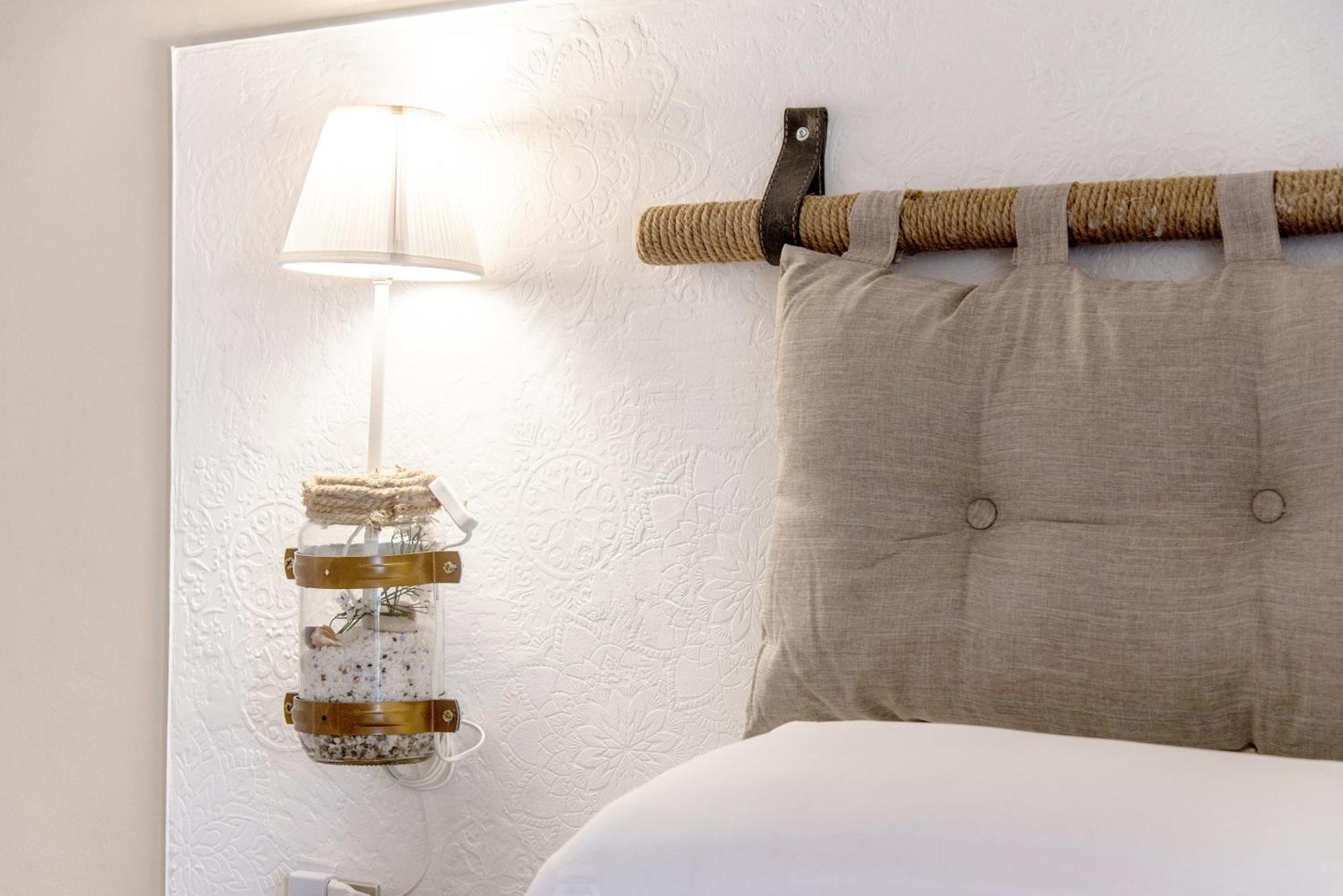 B&B Camera A Sud Mare' Trani Bagian luar foto