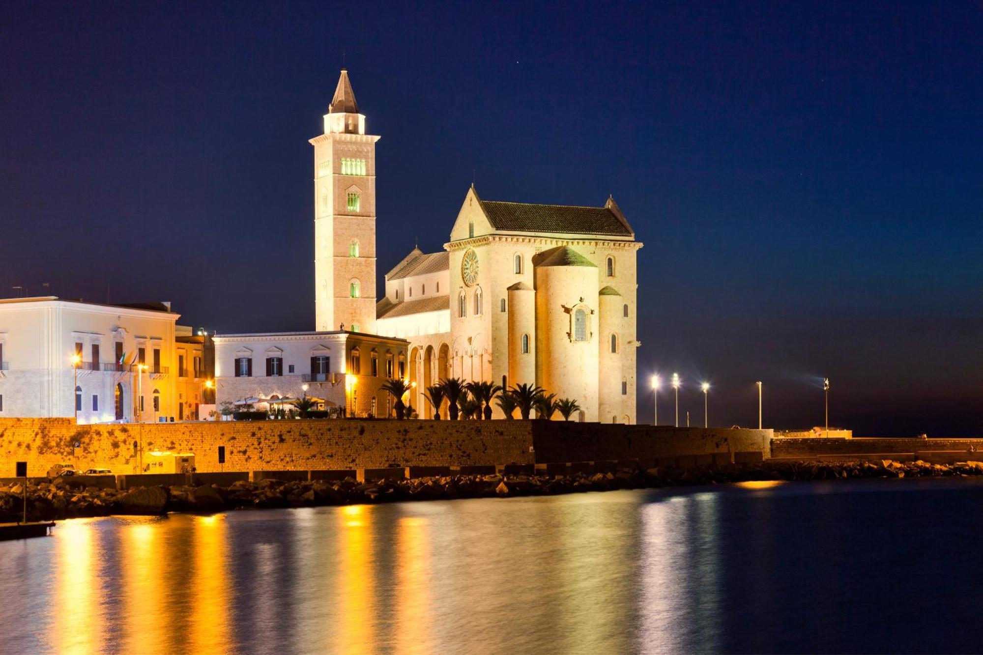 B&B Camera A Sud Mare' Trani Bagian luar foto