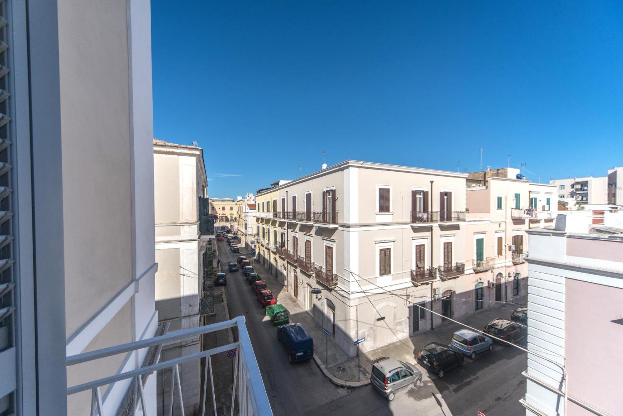 B&B Camera A Sud Mare' Trani Bagian luar foto